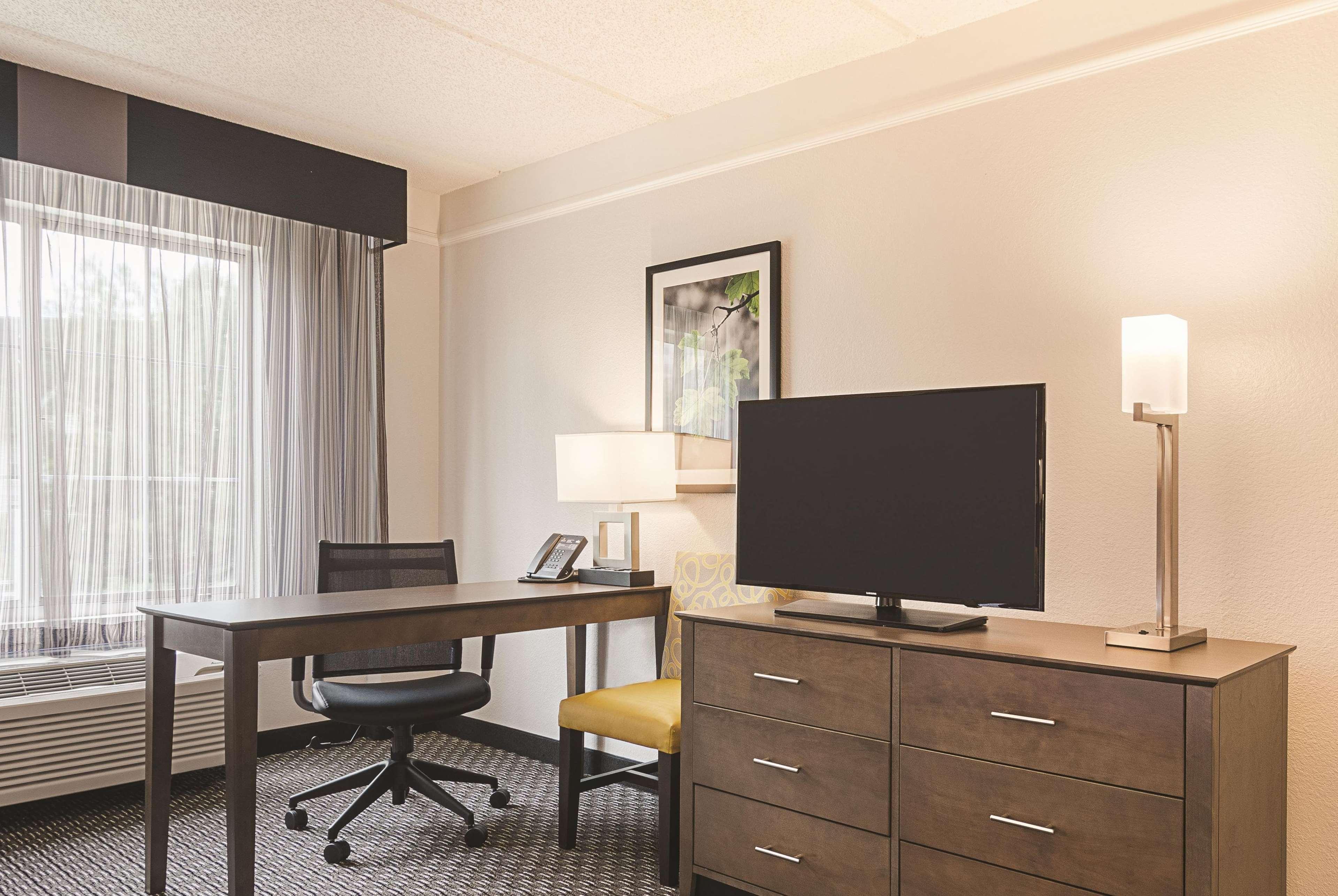 La Quinta By Wyndham Atlanta Perimeter Medical Hotel Sandy Springs Exterior foto
