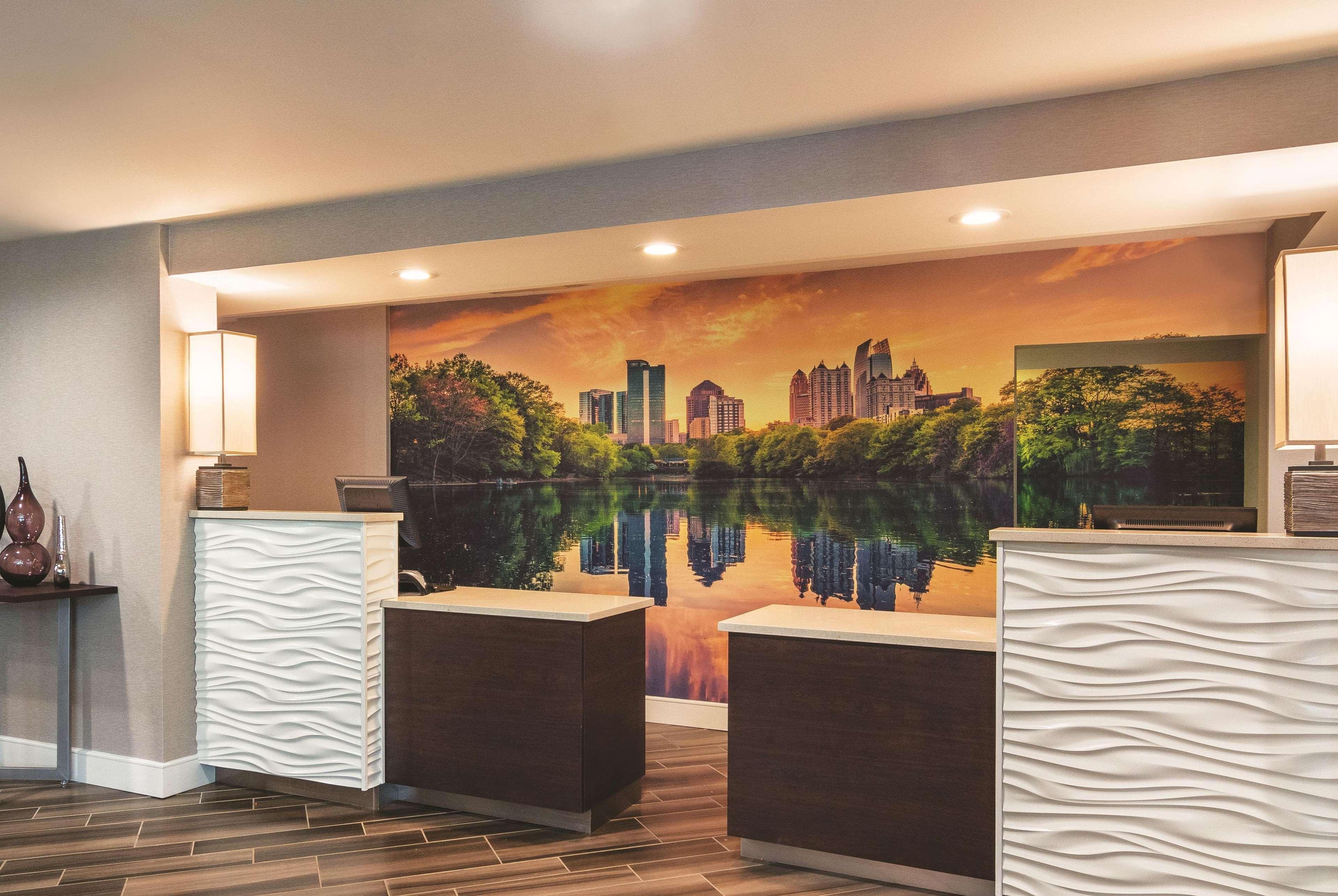 La Quinta By Wyndham Atlanta Perimeter Medical Hotel Sandy Springs Exterior foto
