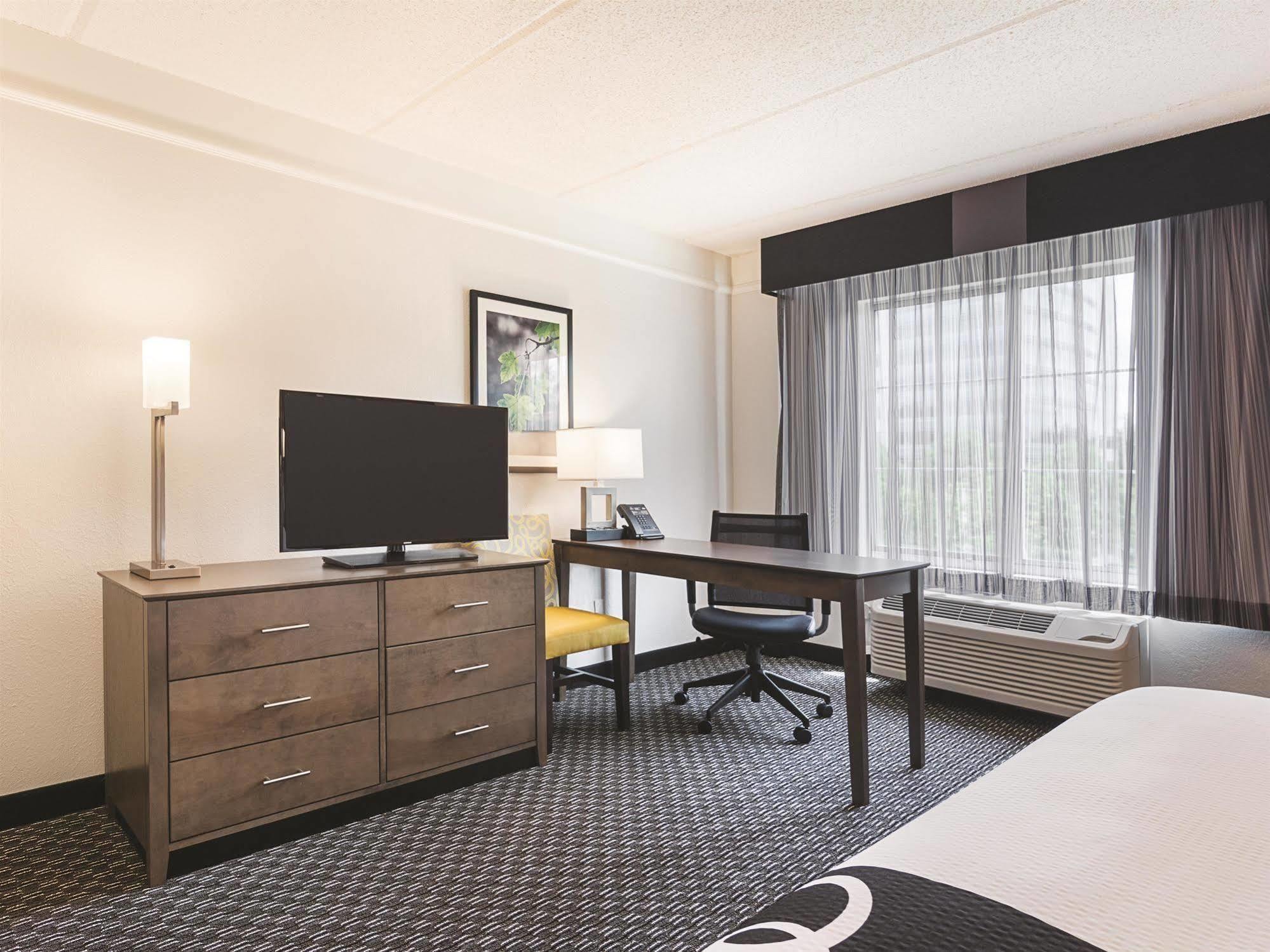 La Quinta By Wyndham Atlanta Perimeter Medical Hotel Sandy Springs Exterior foto